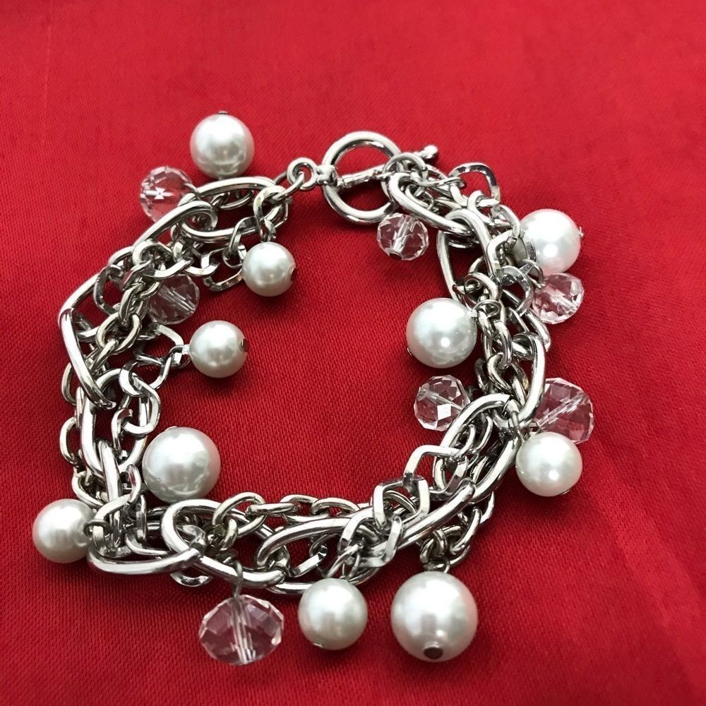 ❤️🤍💙 Silver and Pearl Mixed Media Bracelet